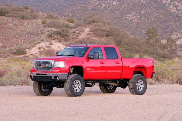 Fabtech - Fabtech Suspension Lift Kit 8" PERF SYS W/STEALTH 07-08 GM C/K2500HD,C/K3500 NON DUALLY - K1030M