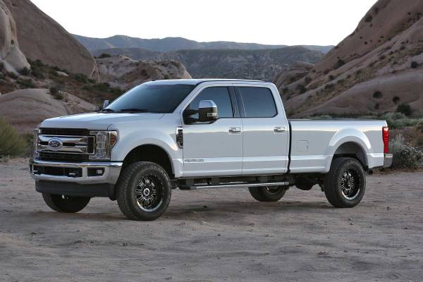 Fabtech - Fabtech Suspension Lift Kit 2.5" BASIC COIL KIT W/PERF SHK 17-20 FORD F250/F350 4WD DIESEL - K2333