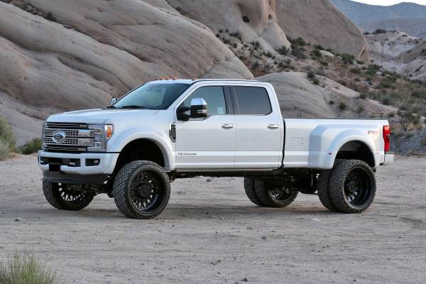 Fabtech - Fabtech Suspension Lift Kit 6" RAD ARM SYS W/COILS & PERF SHKS 19-20 FORD F450/F550 4WD DIESEL - K2335