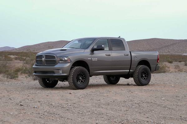 Fabtech - Fabtech Suspension Lift Kit 6" PERF SYS W/DLSS 2.5 C/O & RR DLSS 2013-18 RAM 1500 4WD - K3055DL