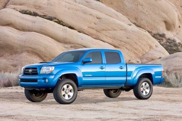 Fabtech - Fabtech Suspension Lift Kit 3" UCA & DLSS 2.5 C/O SYS W/ DLSS RESI RR SHKS 05-14 TOYOTA TACOMA 2WD/4WD - K7032DL