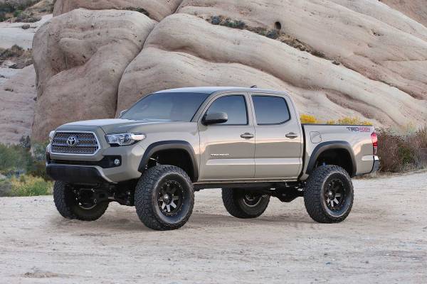 Fabtech - Fabtech Suspension Lift Kit 6" PERF SYS W/DLSS 2.5 C/Os & RR DLSS 2016-21 TOYOTA TACOMA 4/2WD 6 LUG MODELS O - K7048DL