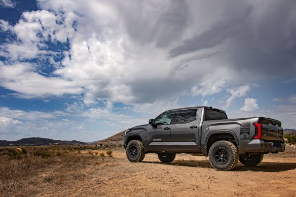 ICON Vehicle Dynamics - ICON 22-23 Toyota Tundra 2-3.25" Lift Stage 3 3.0 Suspension System, Tubular